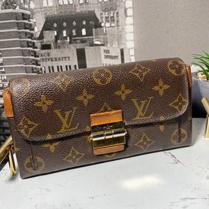 Authentic Louis Vuitton Elysee Monogram Purse Wallet